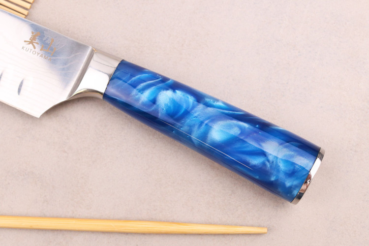 Couteau santoku Kutoyama Blue Wave lame alvéolée 17cm