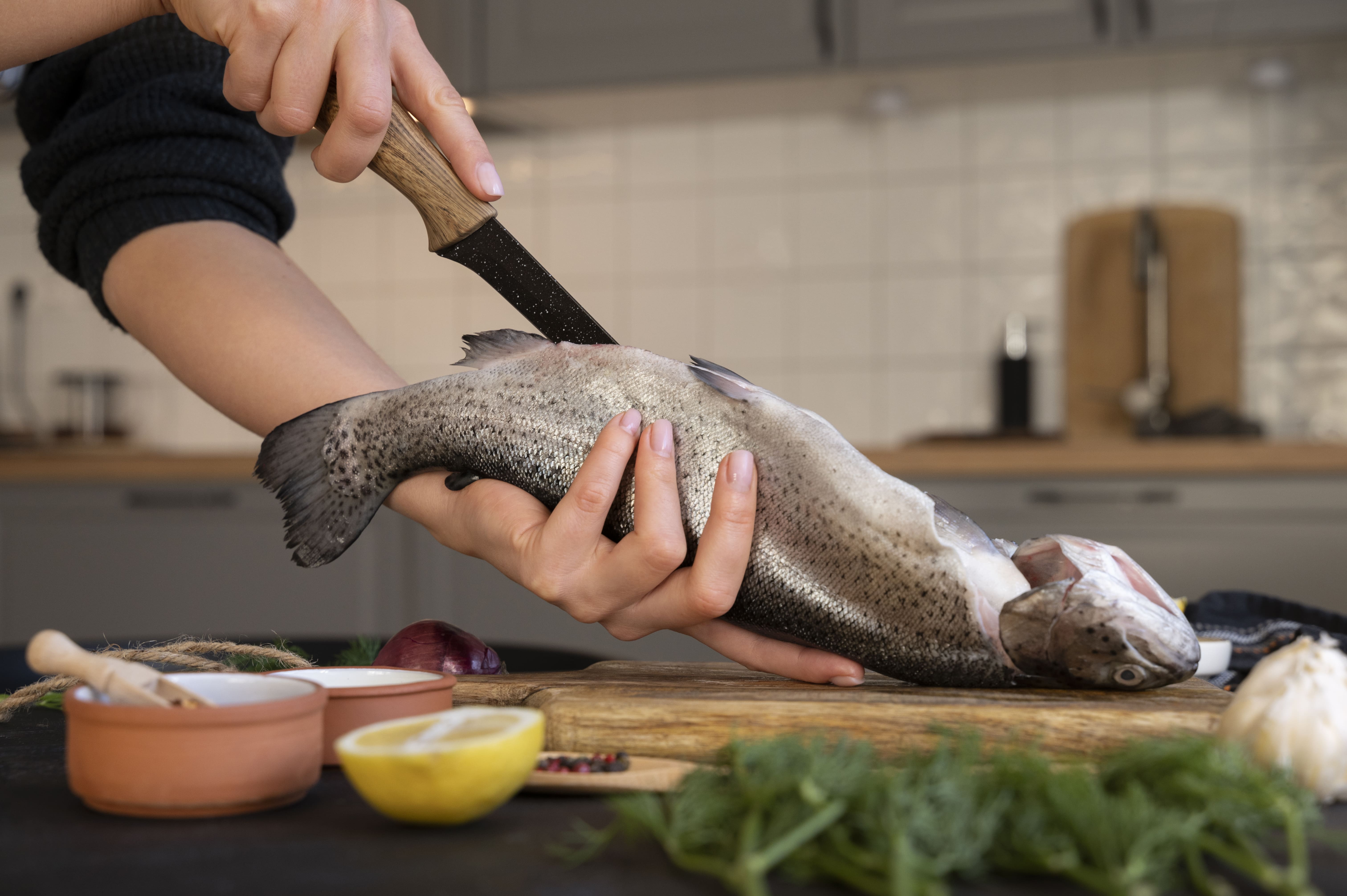 Les ustensiles de cuisine indispensables pour le poisson